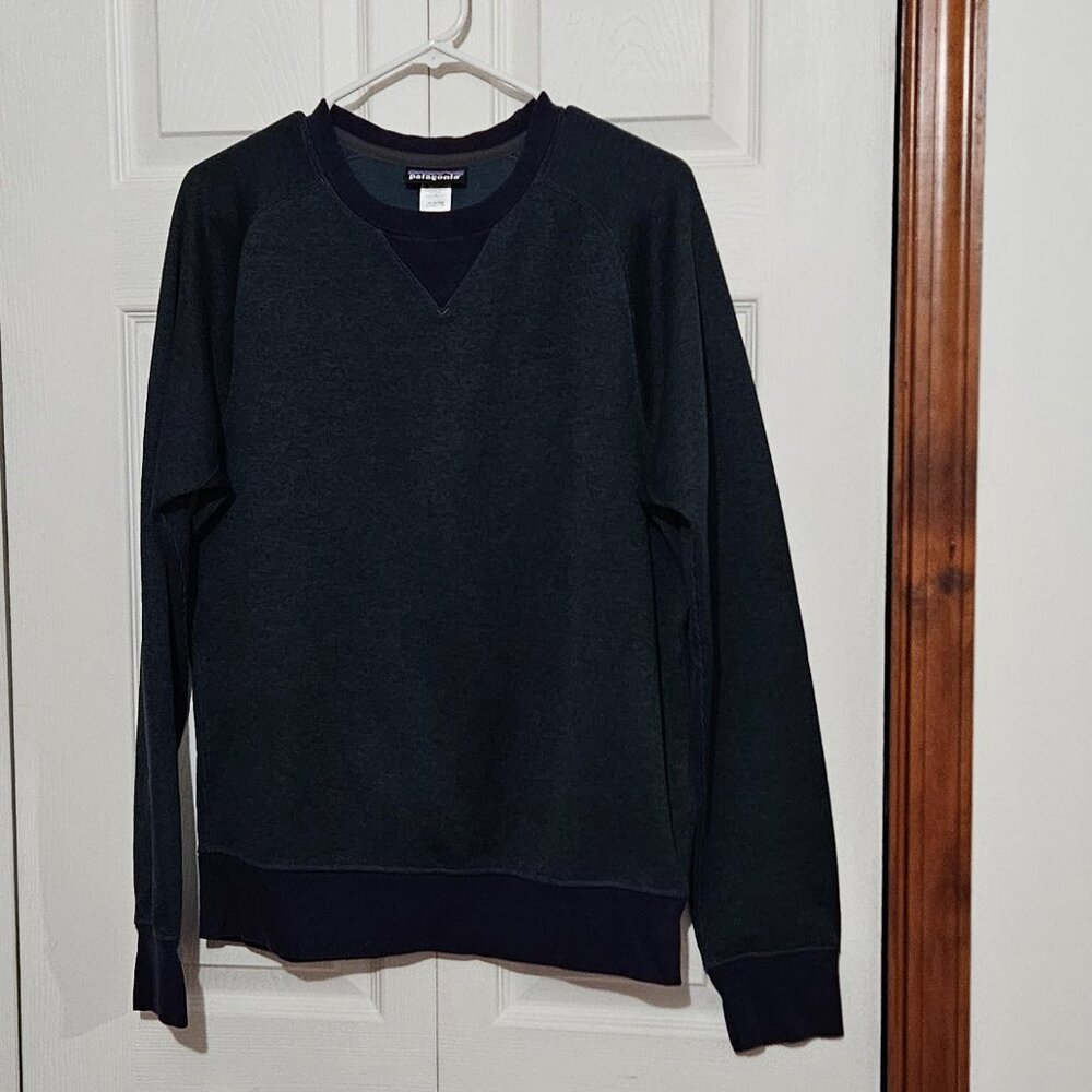 Mens Patagonia Sweatershirt Size Medium Green and navy